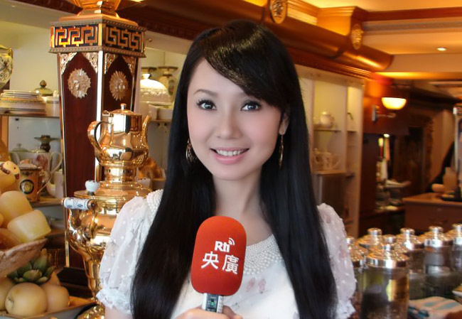 Helen Thanh Đào có cha là người Đài Loan, mẹ là người Việt.